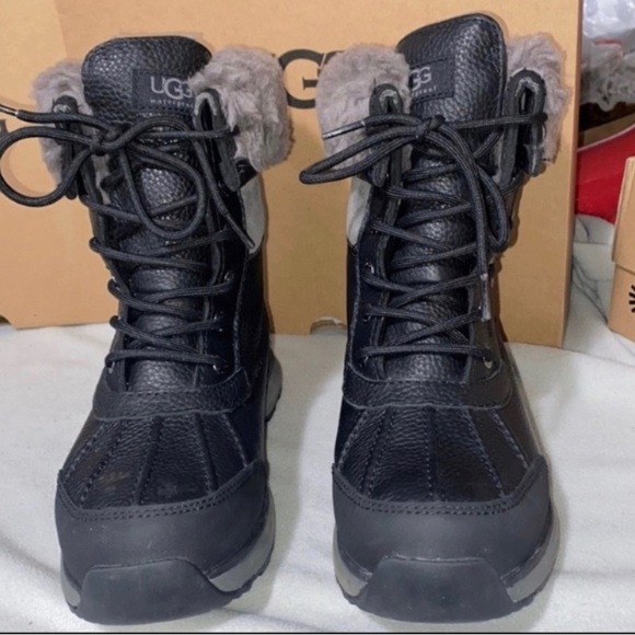 UGG ADIRONDACK III BOOT - Picture 2 of 5